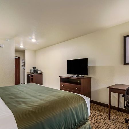 Cobblestone Hotel&Suites - Victor Exterior foto