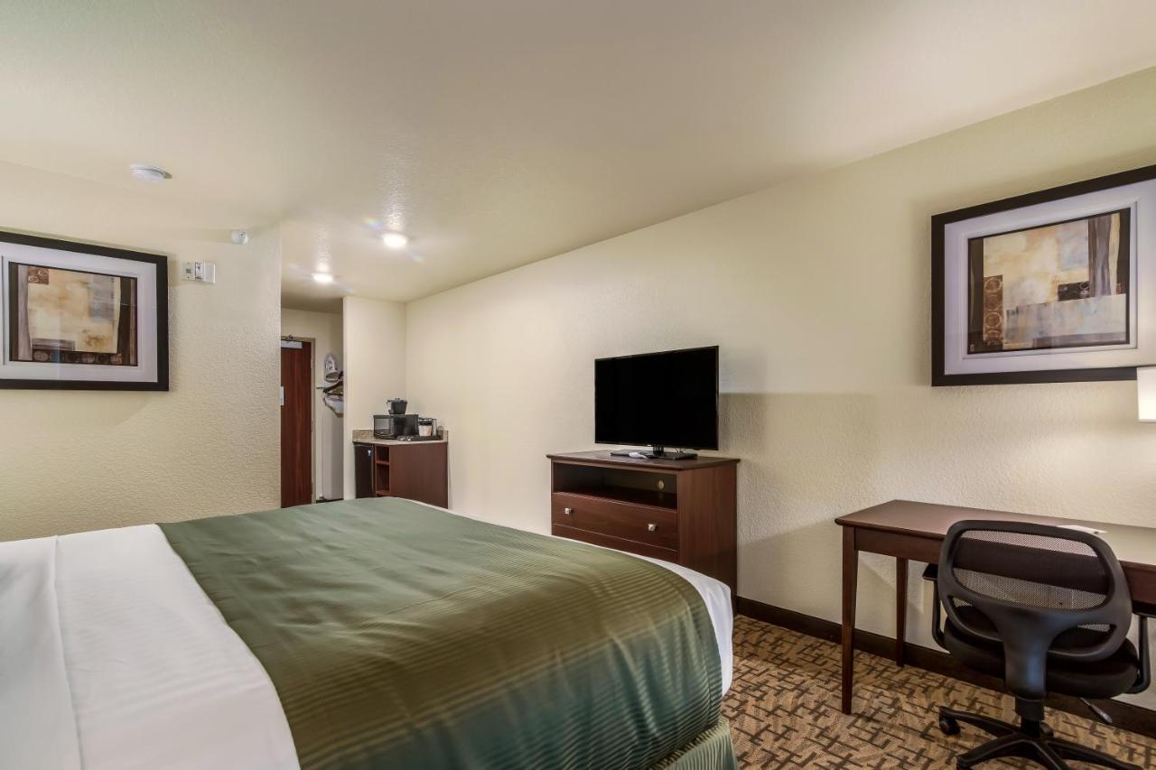 Cobblestone Hotel&Suites - Victor Exterior foto